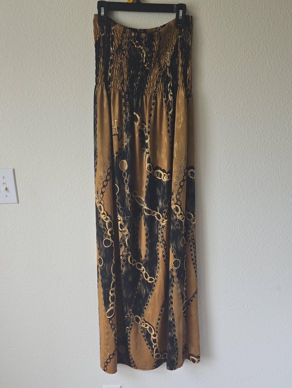 Maxi Dress with Chain Print in Brown and Black